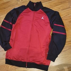 Jordan men's Medium. zip up sweatshirt  Red/black. Snap button pockets like new